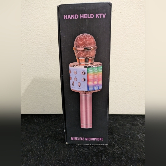 Pink Wireless Microphone - Picture 2 of 8
